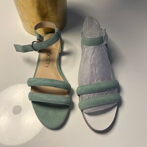 New in box sole society sandals